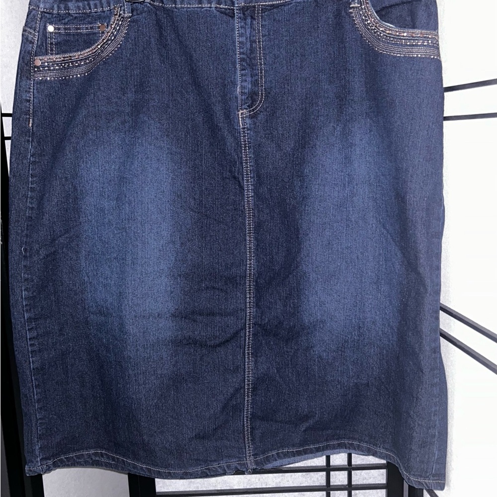 Dress Barn denim skirt. Denim material designer pockets in a size 22